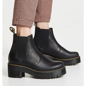 Dr. Martens Women's Rometty Fashion Boot Black, size 7